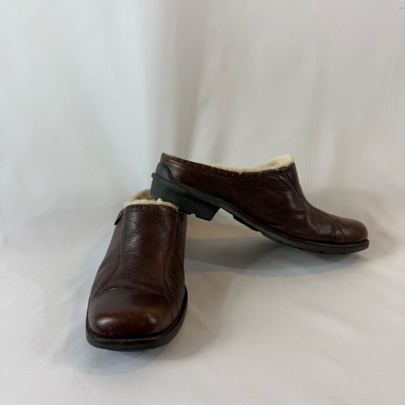 UGG Brown Flats Comfortable Slip-On Loafers Size: 7.5 - Picture 1 of 9